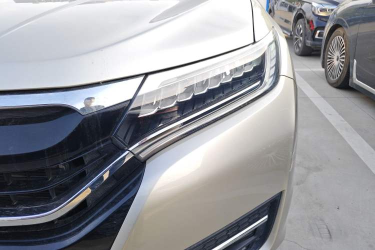 Used Honda UR-V 2017 370TURBO 2WD Prestige Edition China V Left Front Headlight