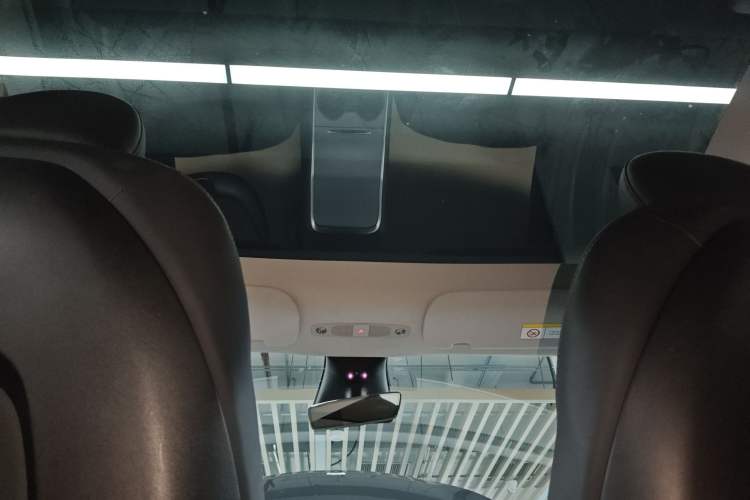 Used Tesla Model Y 2023 Rear-Wheel-Drive Version Headliner