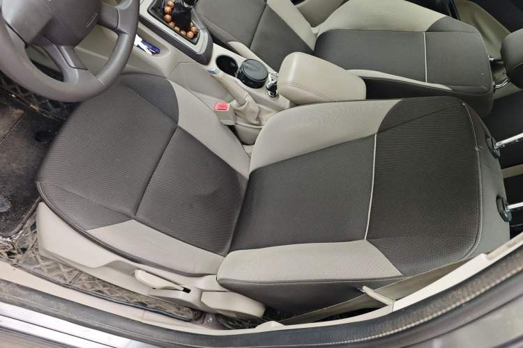 Used Ford Focus 2012 Sedan 1.6L Manual Comfort Model
