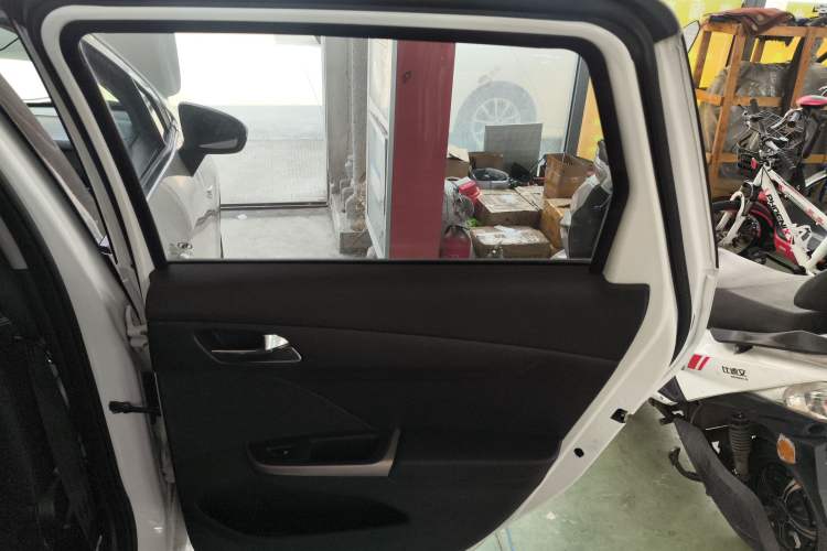 Used Chevrolet Lova RV 2018 1.5L Automatic Smart Drive Model Interior 6