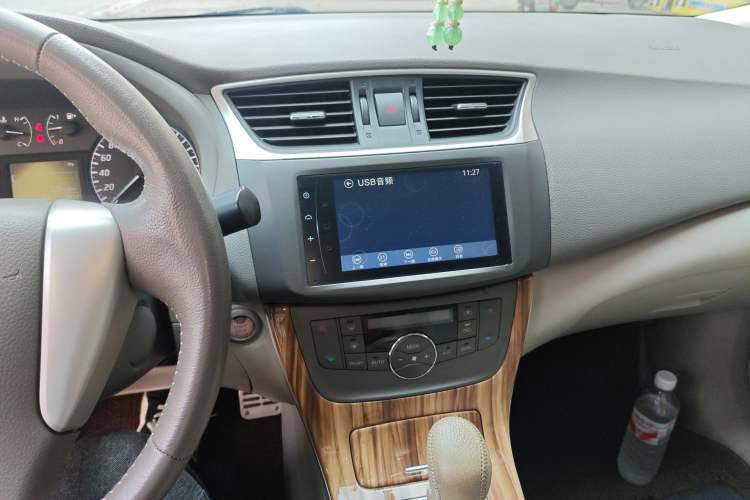 Used Nissan Sylphy 2014 1.6XV CVT Deluxe Edition Audio And AC Panel