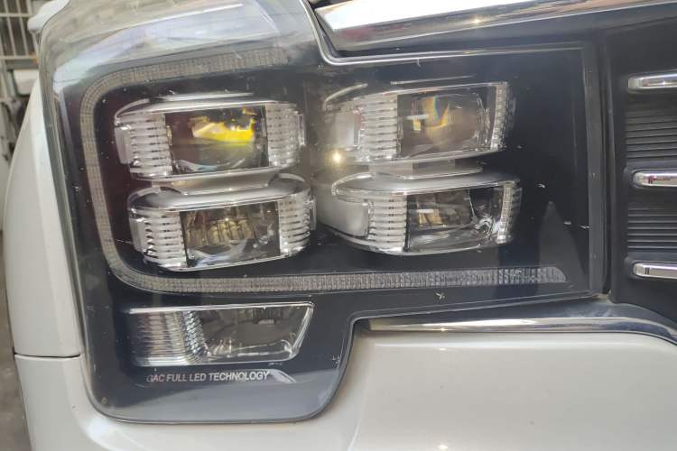 Used GAC Trumpchi GS8 2017 320T Two-Wheel Drive Luxury Smart Connectivity Version (7 Seats)