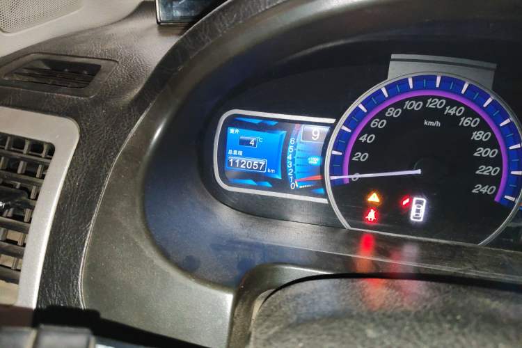 Used BYD S6 2014 2.0L Manual Luxury 5-Seater
