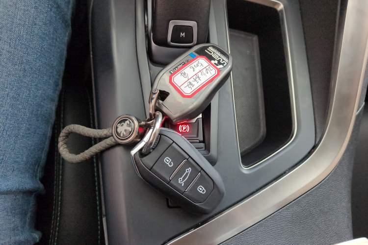 Used Peugeot 5008 2023 400THP True Love Edition 5-seater
