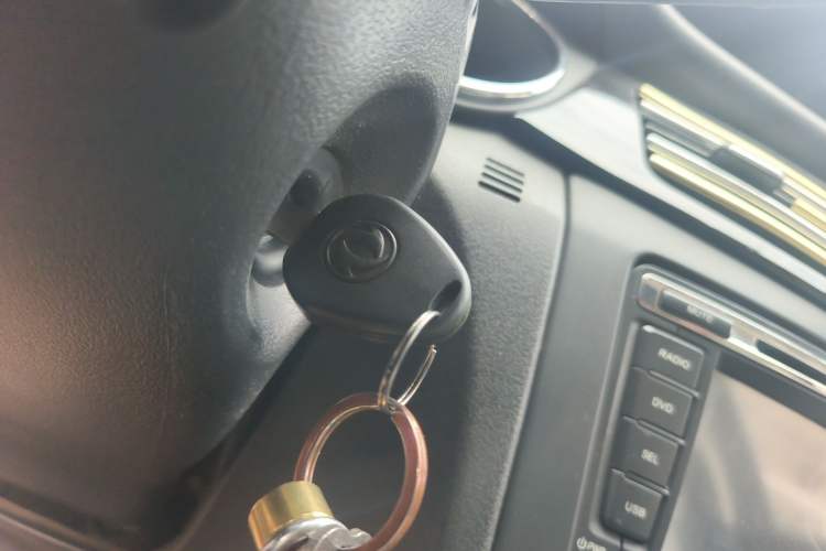 Used Dongfeng Aeolus S30 2013 1.6L Manual Dual-Fuel CNG Model