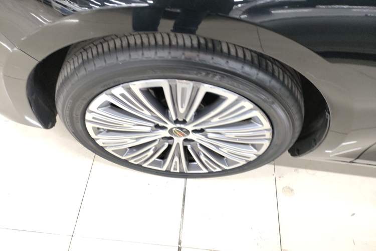 Used Hongqi H5 2022 Classic Model Facelift 1.5T DCT Qiyun Edition Left Front Wheel Hub