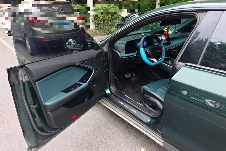 Used MG 7 2023 2.0T Automatic Trophy+ Ignition Glory Edition
