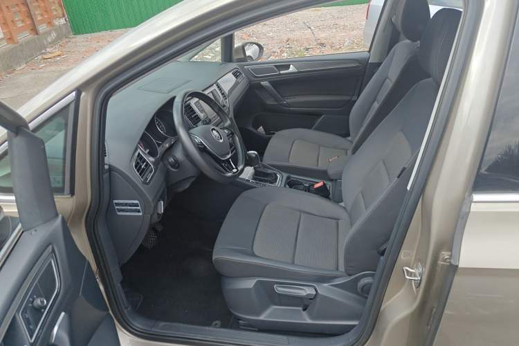 Used Volkswagen Golf Sportsvan 2016 230TSI Automatic Trend Edition
