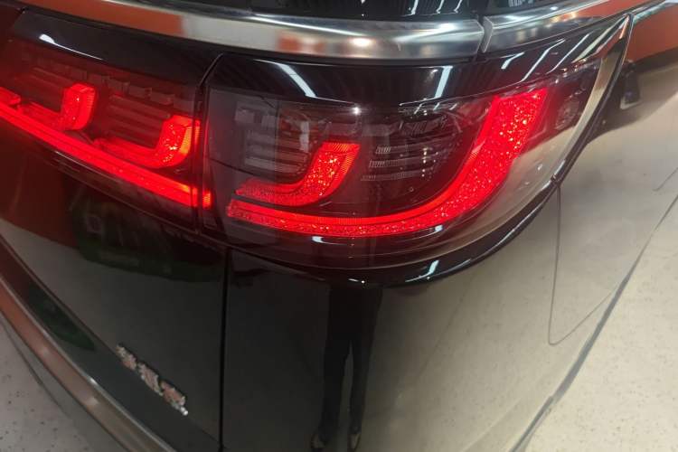 Used VOYAH Dream 2024 PHEV Ultra-Long Range Flagship Edition Exterior 1