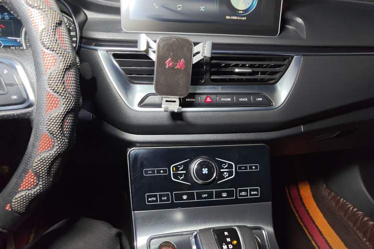 Used Hongqi H5 2020 1.5T DCT Flagship Edition Audio And AC Panel