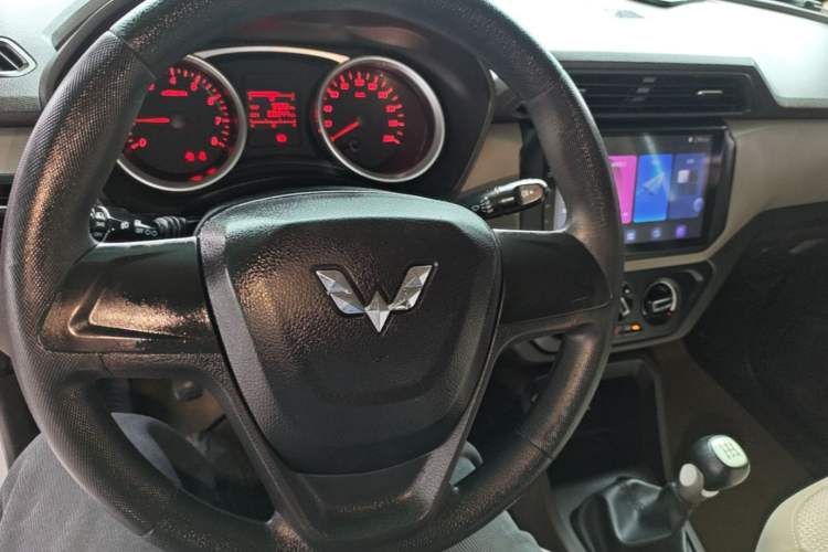 Used Wuling Hongguang 2018 1.5L S Standard Version L2B
