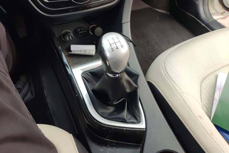 Used Changan Alsvin V7 2016 1.6L Manual LeShang Model China V Standard
