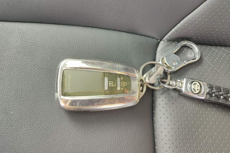 Used Toyota IZOA 2021 2.0L Enjoy Edition