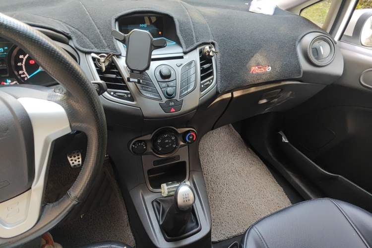 Used Ford Fiesta 2013 Sedan 1.5L Manual Fashion Edition
