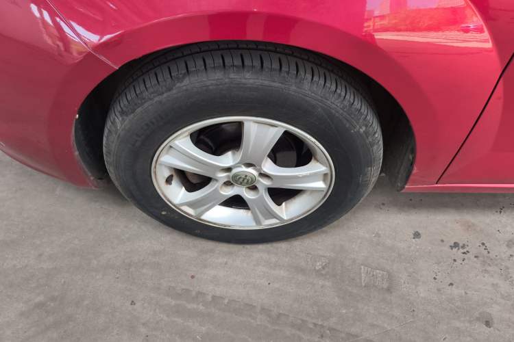 Used Brilliance H330 2013 1.5L Automatic Comfort Edition Left Front Wheel Hub