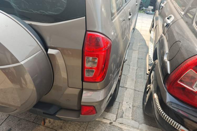 Used Chery Tiggo 3 2015 1.6L CVT ZhiShang Commemorative Edition
