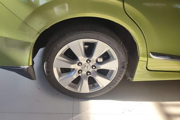 Used Honda Jade 2013 1.8L automatic Comfort version 5 seats Exterior 5