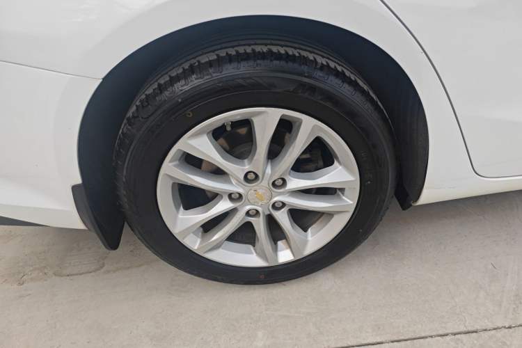 Used Chevrolet Malibu XL 2016 1.5T Dual-Clutch RuiShang Edition Right Rear Wheel Hub