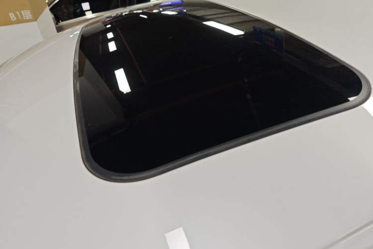 Used Volvo S60 2015 S60L 2.0T Zhiyuan Edition
