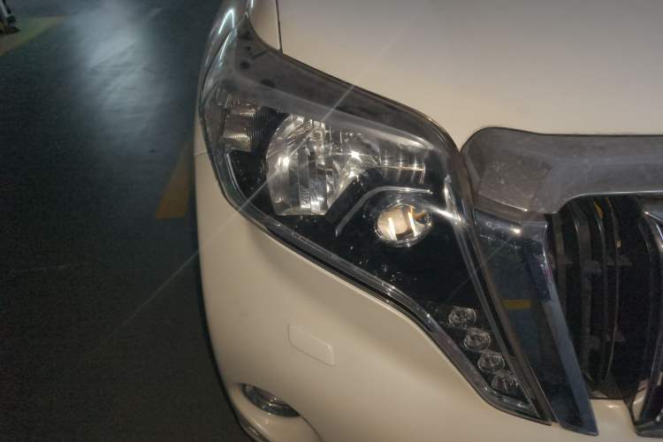 Used Toyota Prado 2016 3.5L Automatic TX-L NAVI Right Front Headlight