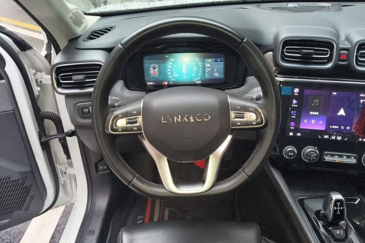 Used Lynk & Co 02 2018 1.5T DCT Two-Wheel Drive Pro Version China V Emission Standard
