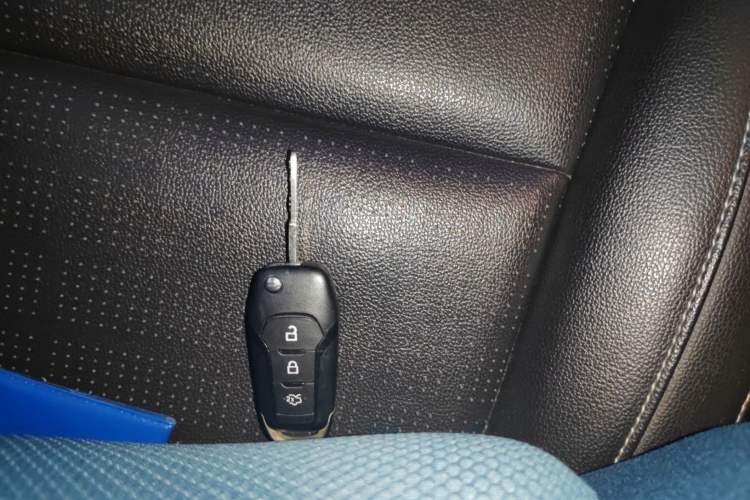 Used Ford Escort 2017 Happiness Edition 1.5L Automatic Fashion Version Vehicle Key