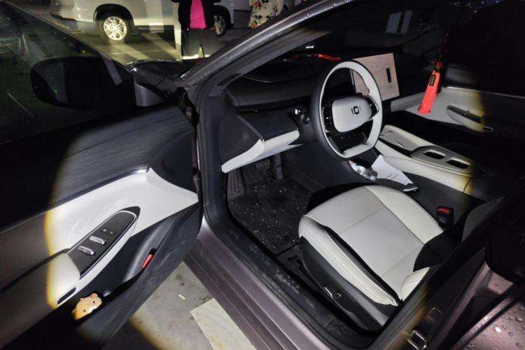 Used CHANGAN NEVO A07 2025 Blue Whale Range-Extending Model 140 Elite Version
