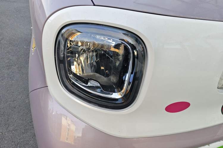 Used Bestune Pony 2026 Model 222km Shining Horse Right Front Headlight