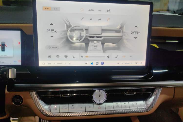 Used Tank 500 New Energy 2024 Hi4-T
