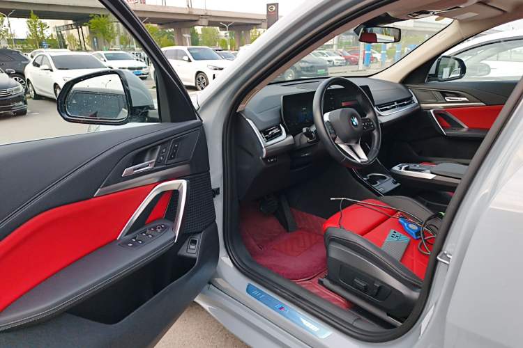 Used BMW X2 2024 sDrive25i M Sport Package Driver Seat