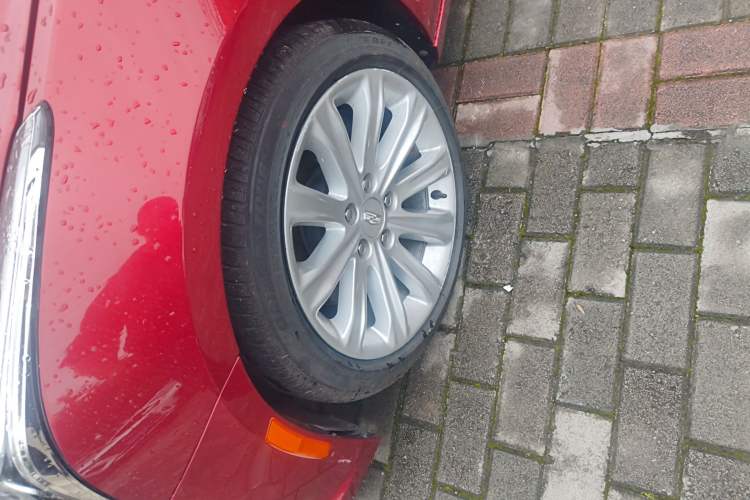 Used Cadillac ATS-L 2017 28T Fashion Edition Left Front Wheel Hub