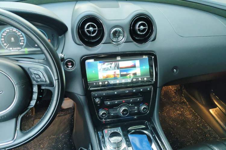 Used Jaguar XJ 2018 XJL 3.0 SC Four-Wheel Drive Panoramic Business Edition