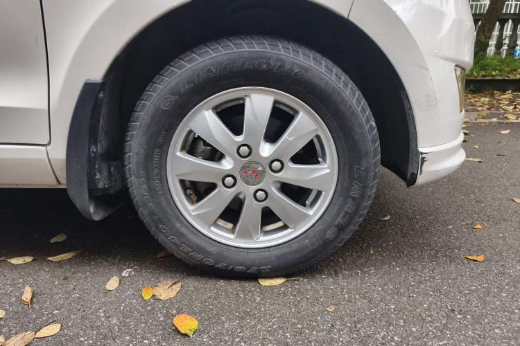 Used Wuling Hongguang 2020 1.2L S Base Model China VI LSI Right Front Wheel Hub