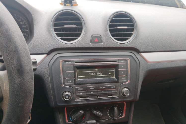 Used Volkswagen Jetta 2013 1.4L Manual Comfort Model
