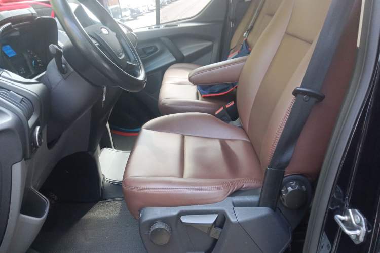 Used Ford Transit 2019 2.0T Diesel Multi-Purpose Commercial Vehicle Short Wheelbase Low Roof 6-Seater China VI Standard