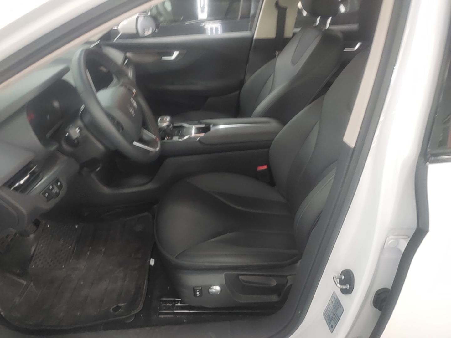 Hongqi E-QM5 2024 450km Range Commuter Version — снимка 17