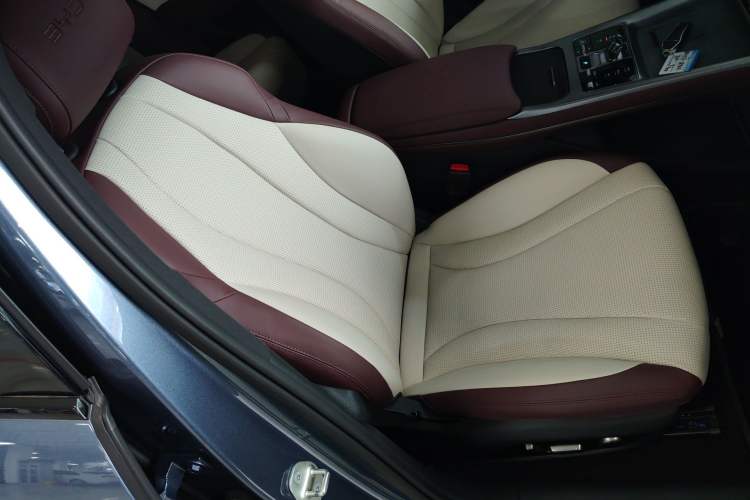 Used BYD Seal 2024 HONOR Edition DM-i 1.5L 121km Prestige Model Right Front Seat