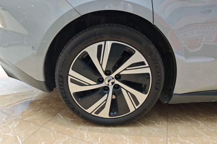 Used Nio ET5 2024 75 kWh Right Rear Wheel Hub