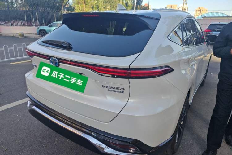 Used Toyota Venza 2022 Dual-Engine 2.5L CVT Two-Wheel Drive Luxury Edition Rear Right 45 Deg