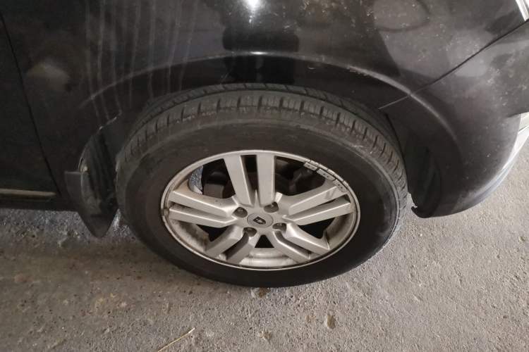 Used Jinbei Zhishang S30 2014 1.5L Manual Elite Model Right Front Wheel Hub