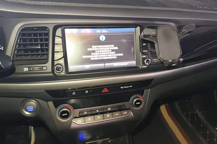 Used Hyundai Mistra 2017 1.8L Automatic Smart GLS China V Standard Audio And AC Panel