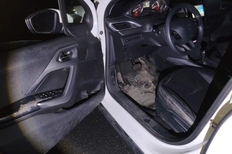 Used Peugeot 2008 2014 1.6L Automatic Fashion Edition Driver Seat