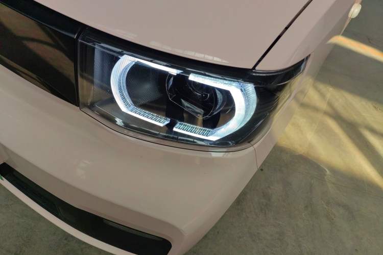 Used Wuling Hongguang MINIEV 2021 Macaron Premium Model – Lithium Iron Phosphate Left Front Headlight