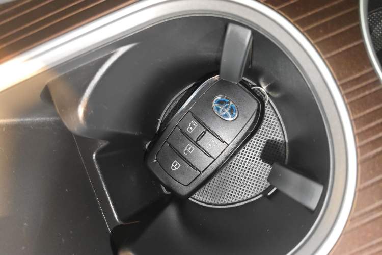 Used Toyota SIENNA 2021 2.5L Hybrid Comfort Edition