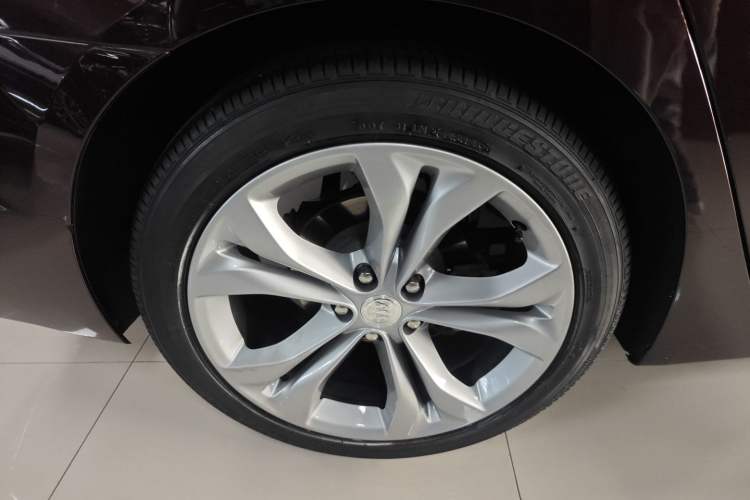 Used Buick LaCrosse 2019 28T Avenir Right Rear Wheel Hub