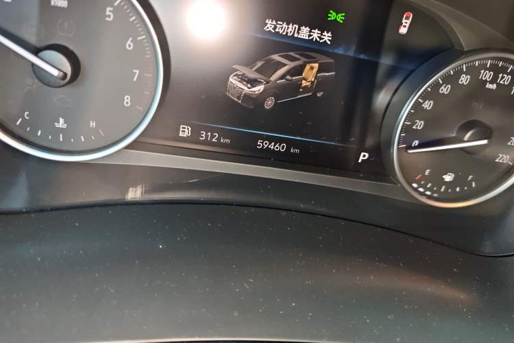 Used Buick GL8 2023 Facelifted Land Cruiser Executive Luxury Version