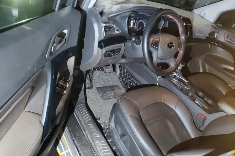 Used GAC Trumpchi GS4 2017 235T Automatic Two-Wheel Drive Luxury Smart Connectivity Version Driver Seat