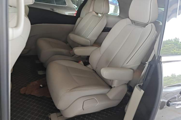 Used Buick GL8 2021 Land Cruiser Executive 652T Premium Model