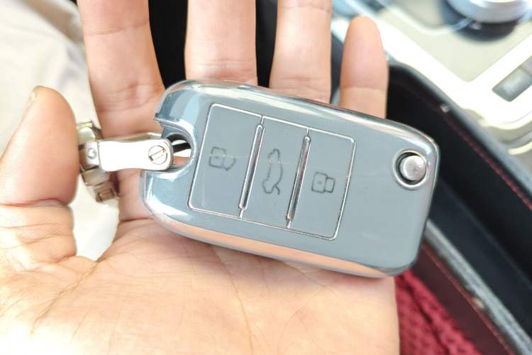 Used Roewe i6 New Energy 2017 45T Hybrid Connect & Smart Enjoyment Edition Interior 1