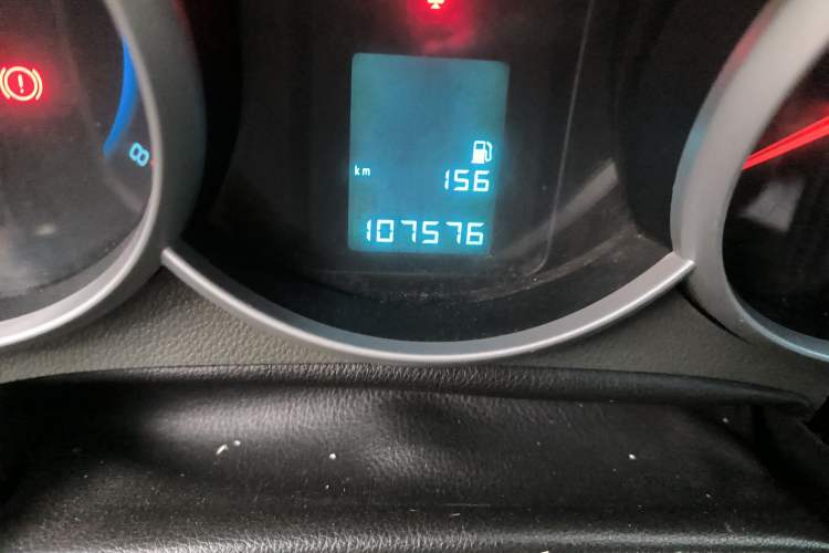 Used Chevrolet Cruze 2012 1.6L SL Grand Edition Manual Transmission Odometer Close Up